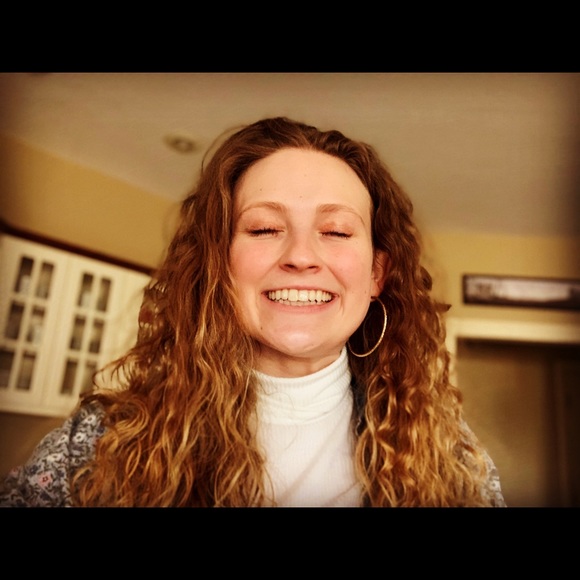 Meet your Posher, Hannah - Picture 2 of 7